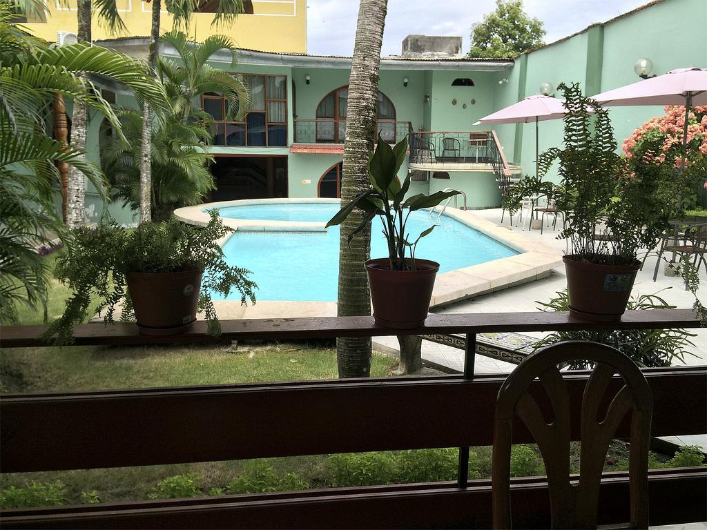 Hotel & Suites La Posada De Lobo Iquitos Bagian luar foto