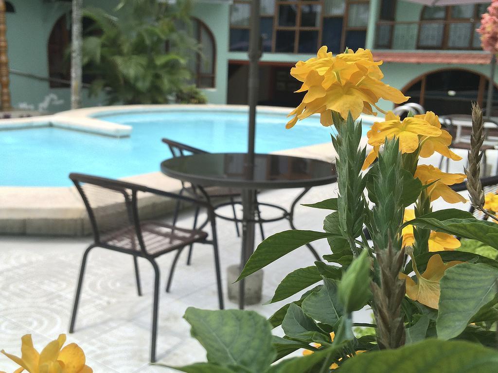 Hotel & Suites La Posada De Lobo Iquitos Bagian luar foto