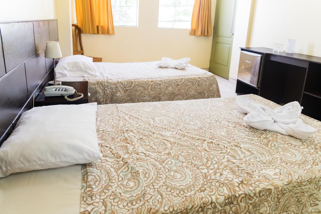 Hotel & Suites La Posada De Lobo Iquitos Bagian luar foto